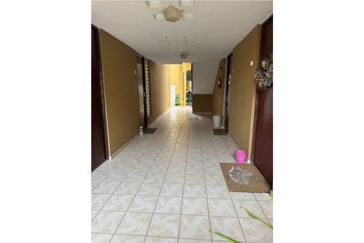 Condominio-Valle Santa Cecilia ELEGANCIA Y COMFORT EN GARDEN LEVEL Apartamento/WalkUp en Caguas