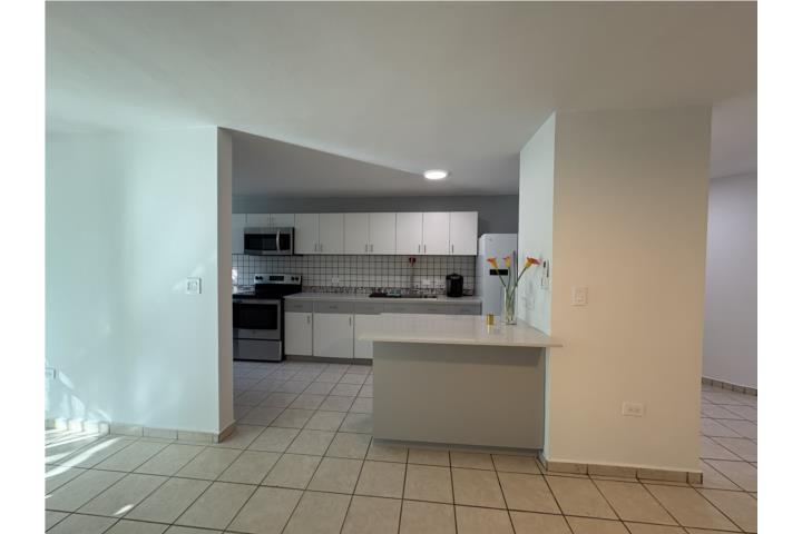 Condominio-Lago Playa Cond. Lago Playa Toa Baja Apartamento/WalkUp en Toa Baja