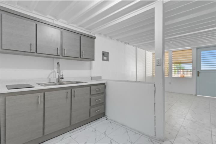 Urbanizacion-Valle Universitario APT 2H/1B Remodelado en Valle Universitario! Apartamento en San Juan - Río Piedras