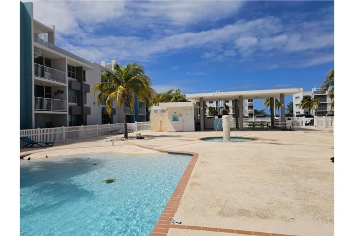 Modern, fully furnished apartment in a prime