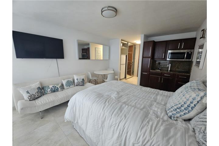 Condominio-Los Corales Los Corales Studio Isla Verde Ave. Equipado! Apartamento en Carolina - Isla Verde