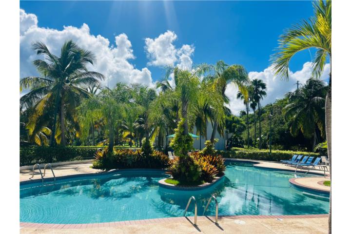 Condominio-Rio Mar Hermosa Villa con vista al Campo de Golf Apartamento/WalkUp en Río Grande
