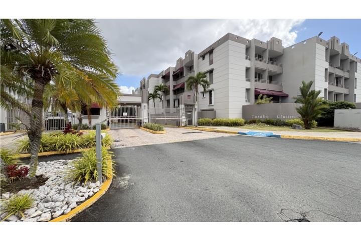 Condominio-Turabo Clusters Cond. Turabo Cluster en 2 nivel! Apartamento/WalkUp en Caguas