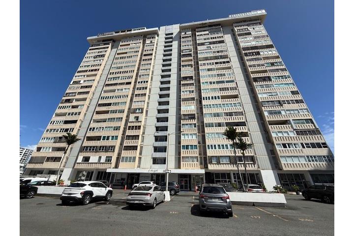 Condominio-Condado Del Mar Condado del Mar 2 y 2 1prk. Frente al mar. $3,500 Apartamento en San Juan - Condado-Miramar