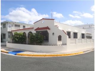Corner Residence 4Bdr/2Bth