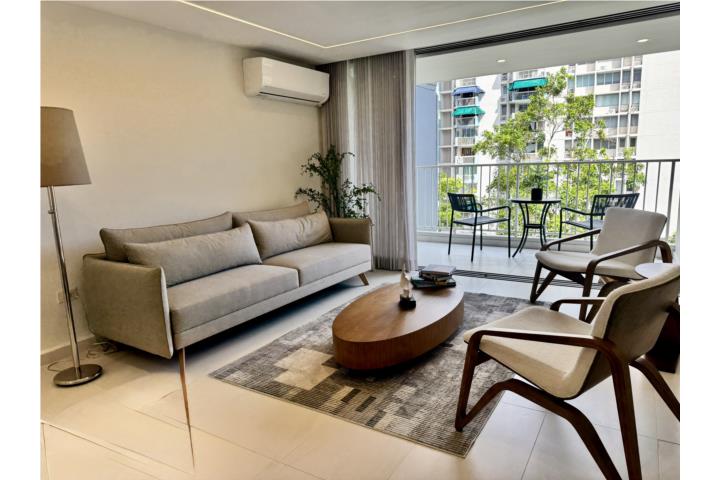 Ave. San Patricio- remodelado 100% bello!