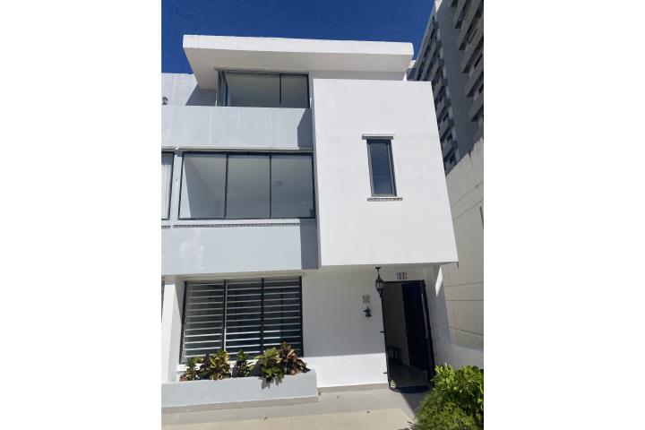 Condado TH 3br ,3.5 bath 3 levels Condado