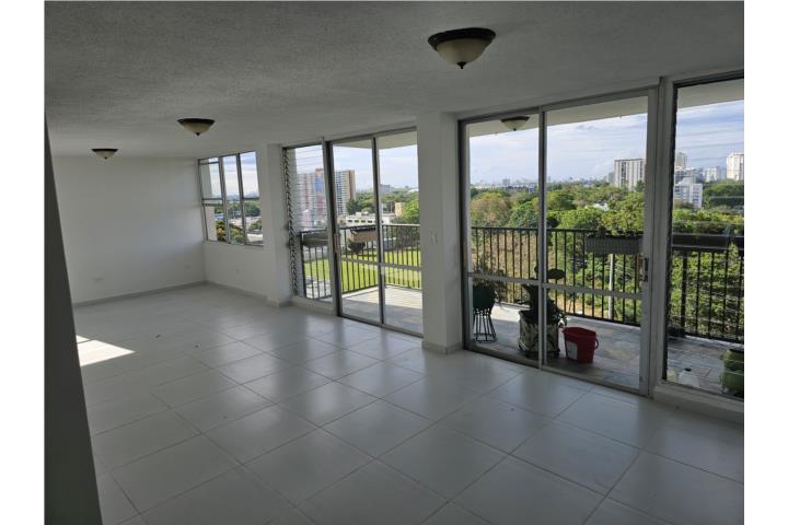 Cond. Jardines Metropolitano II Piso 12