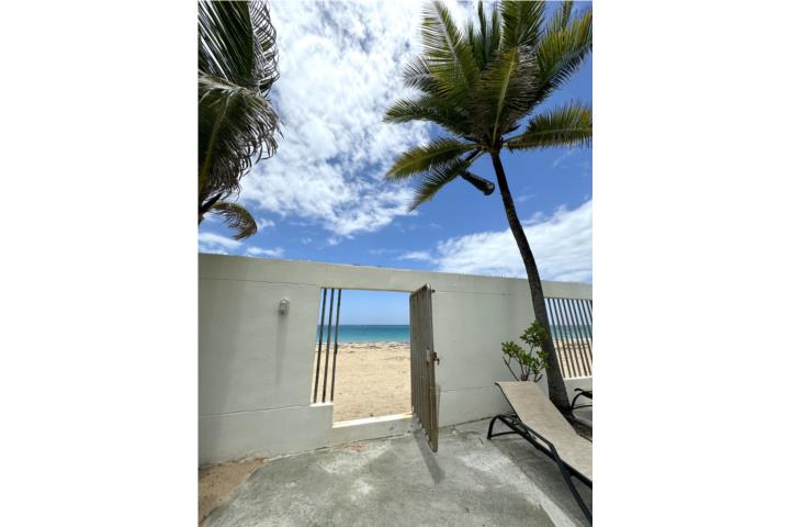 Urb. Ocean Park - beachfront unit with pool