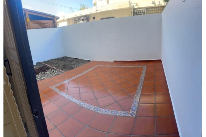 TH en Doncella St 3Hab-2b-2pkgs Patio