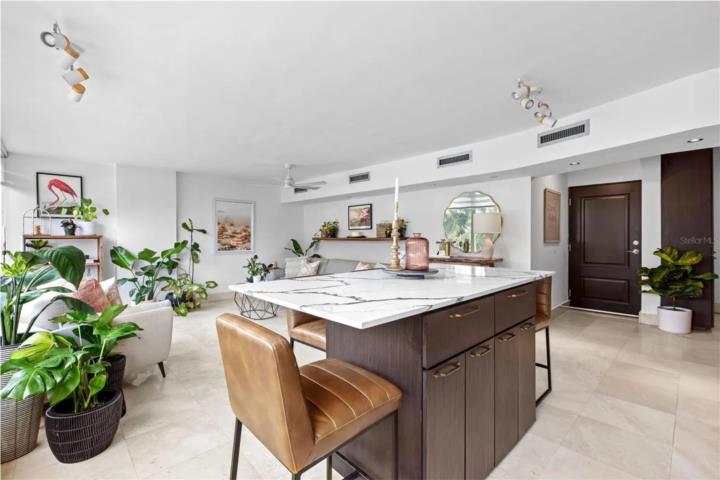 Cond. Surfside Mansion