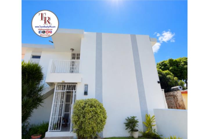 ¡Apartamento Re-modelado 3/2 en un 2do nivel!
