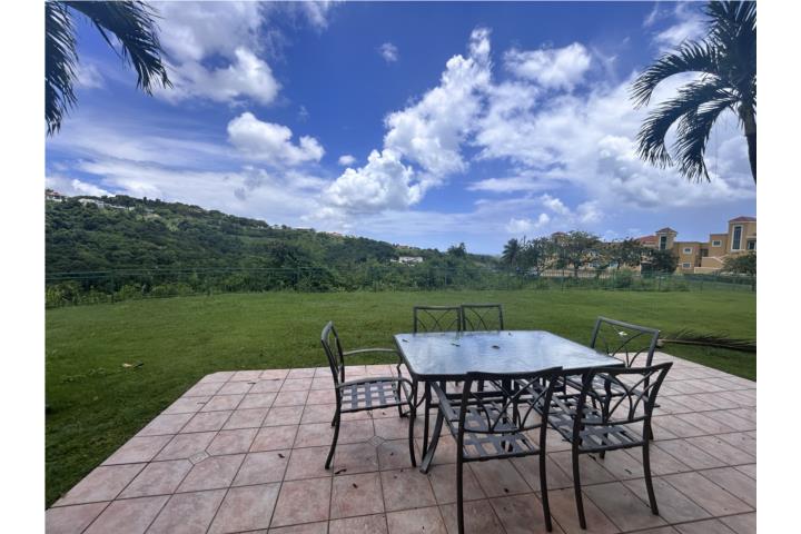 Espectacular garden 3h/2.5b mucho patio