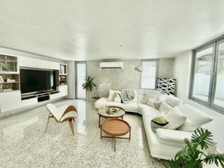 Torrimar 3 /2.5 Remodeled and Furnished 