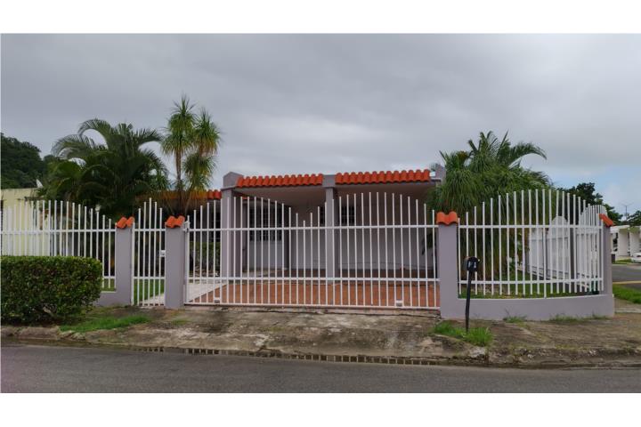 urb Los Rosales casa grande 4 hab y 2.5 baños