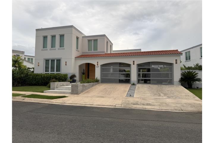 LUJOSA, CAMPO EN CIUDAD, REMODELADA