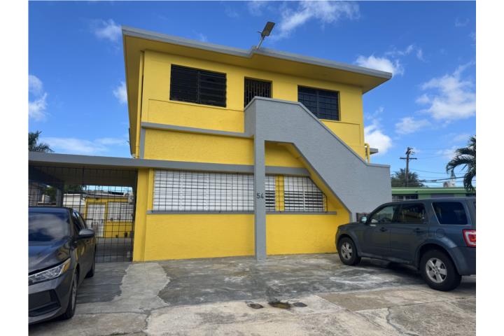 Apartamento espacioso en primer nivel.