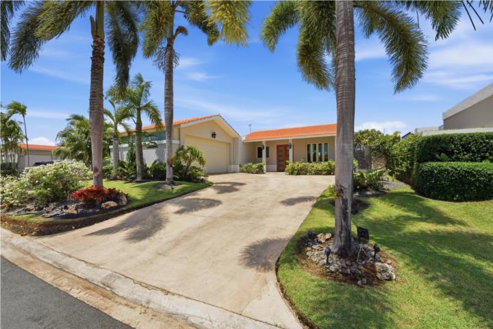 VILLA CARBIA 4 BEDROOMS W/POOL