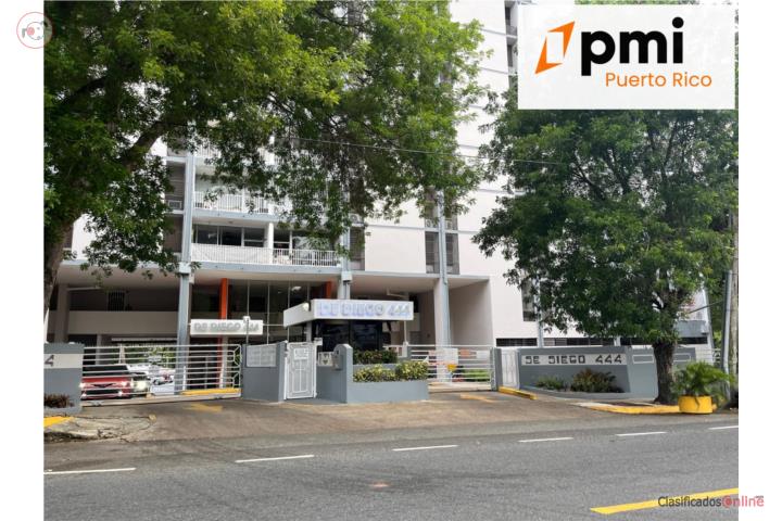 Apto Amueblado, 3 cuartos , 2 baños $1,600
