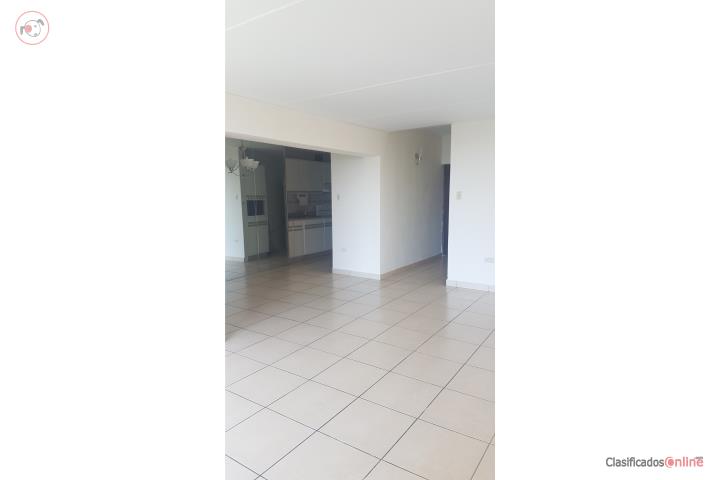 **COND. TORRES DE CAROLINA / PISO 11**