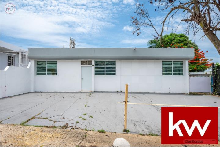 URB. CROWN HILLS, CASA EN SAN JUAN