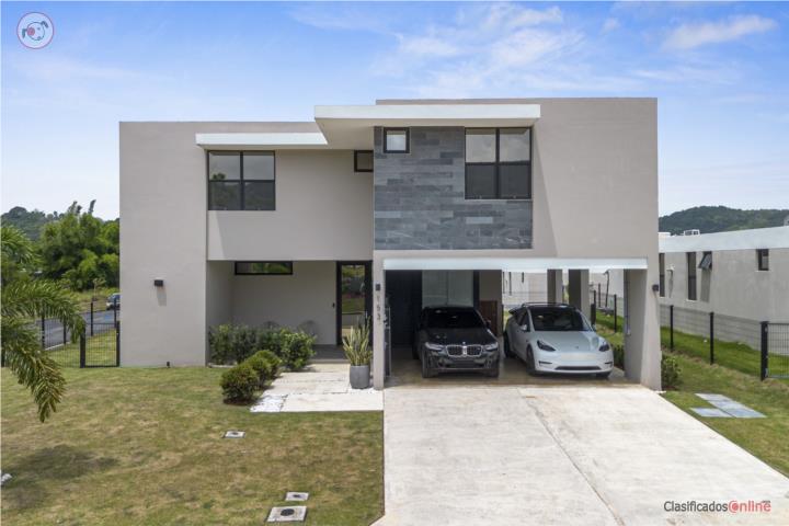 Casa Ciudad Jardín 3H/2.5B $4,500 Mensual