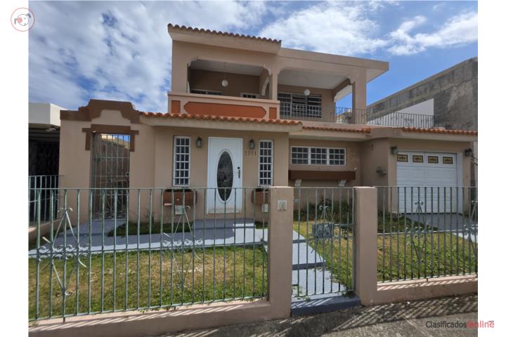 Casa de 3 Habitaciones y 3 Baños! Super Céntr