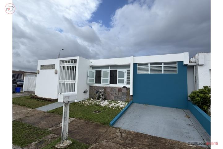 Casa de esquina en Bayamon- control acceso