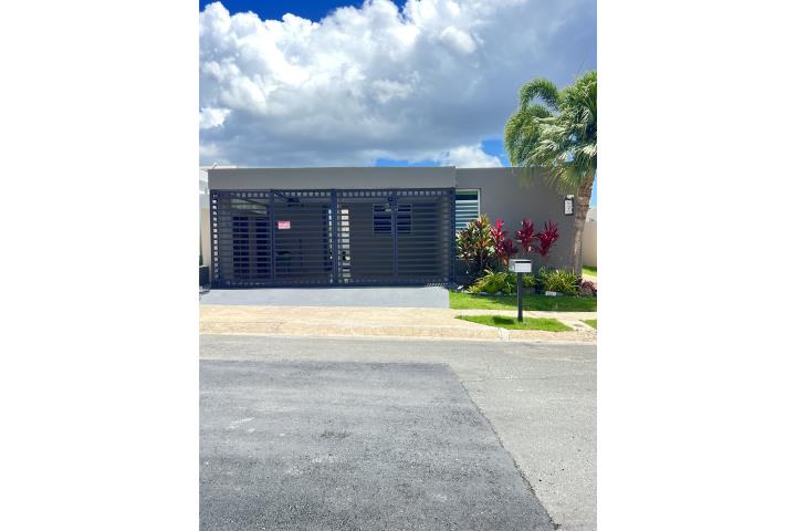 CASA NUEVA EN EL MERCADO URB. GUAYNABO - 2550