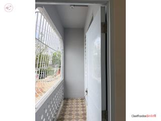Apt en Rio Piedras de (2) hab (1) ba�o. Balc�n