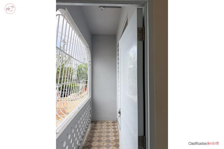 Apt en Rio Piedras de (2) hab (1) baño Balcon