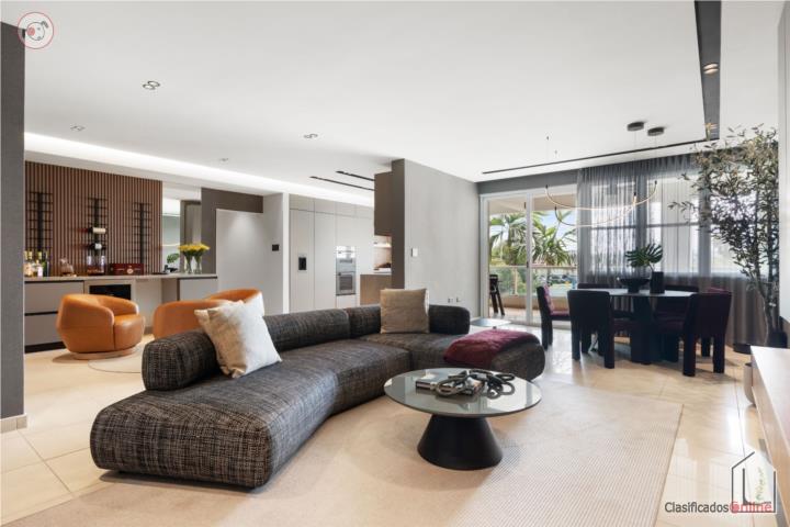 Torre Cibeles 4Be/2.5Ba, Designed & Remodeled