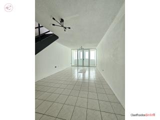 REINA DE LA CAROLINA APTO. TIPO TOWNHOUSE