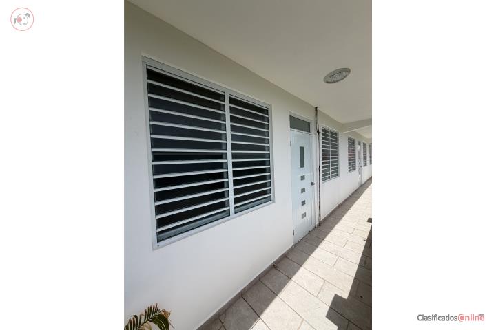 Apt 2 cuartos a/c incluye agua