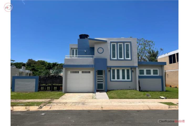 Two-story house in Prados Dorado Norte