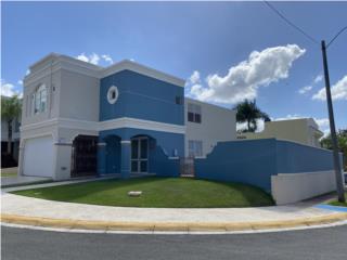 Puerto Rico - Bienes Raices VentaAndrea's Court - Esquina - Mucho patio!  Puerto Rico
