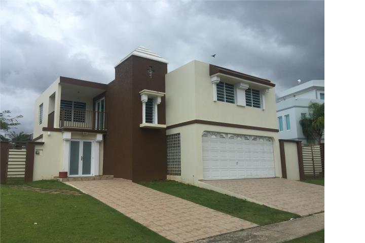 Espaciosa Vivienda en Urbanizacíon Altamonte