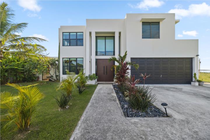 SALE PRICE: $925,000 NOT SUBJECT TO APPRAISAL | 3 bedrooms | 3 bathrooms (convertible to more and ho