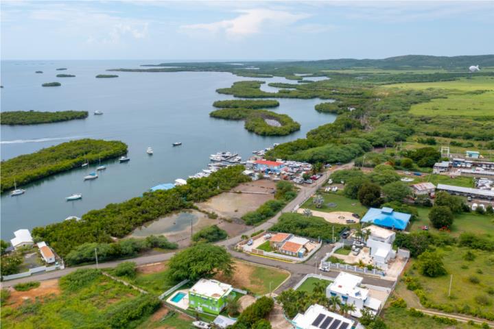 Build your dream home in La Parguera — one of Puerto Rico’s most sought-after coastal communities! This spacious 661.