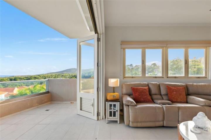 SHELL CASTLE CLUB 86 W STUNNING OCEAN VIEWS