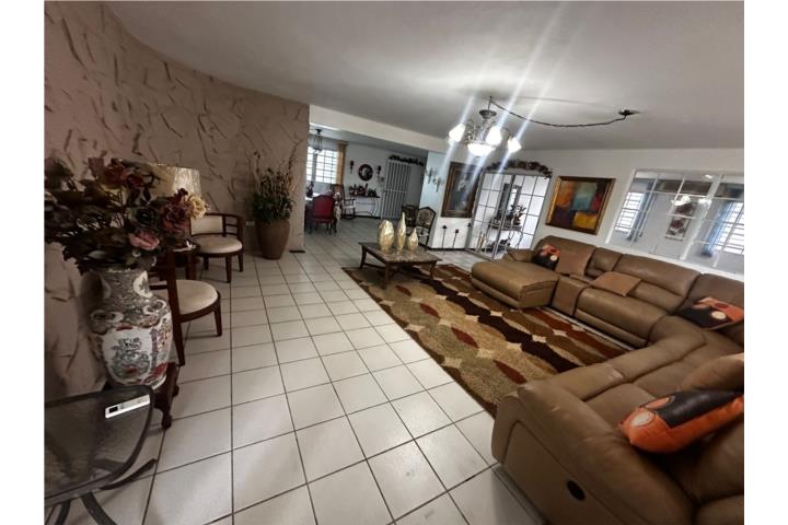 Hermosa Casa en Venta – Comerio, Barrio Naranjo ¡Tu nuevo hogar te espera! Se vende una hermosa y es