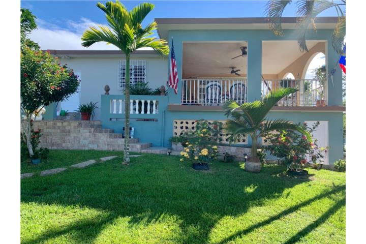 Hermosa propiedad, consta de 6 habitaciones, 3 baños, sala,cocina, comedor, area de Laundry, balcón.