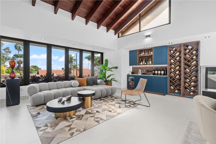 La Colina, Guaynabo - Remodelada con Piscina