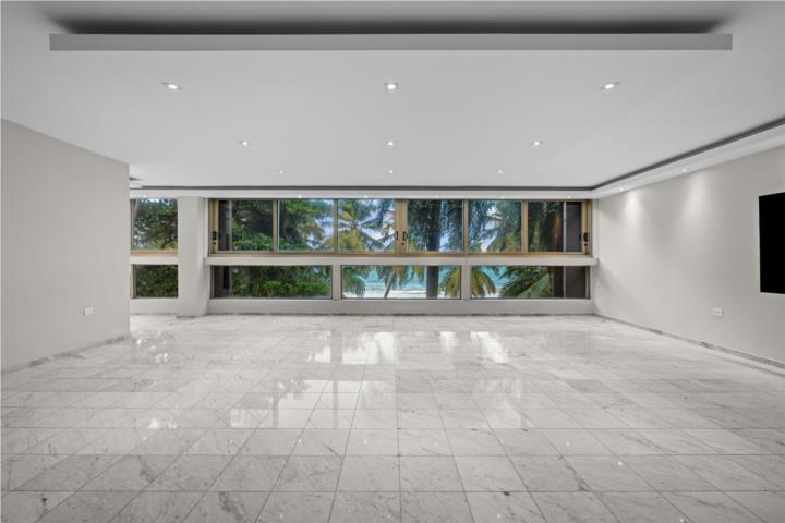 Plaza Carolina - Isla Verde