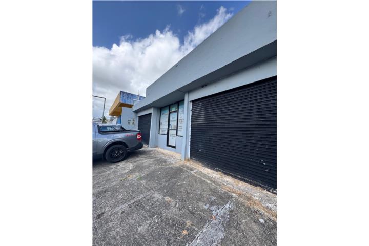 PROPIEDAD COMERCIAL EN URBANIZACIÓN SANTA JUANITA EN LA AVE LOMAS VERDES BAYAMÓN.