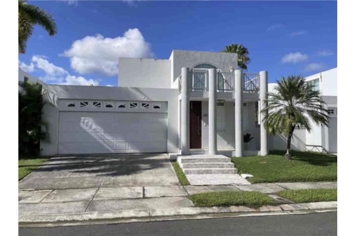 SE VENDE BELLA CASA DE 3 H Y 3 B.