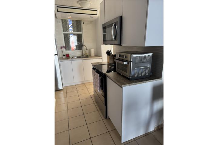 Next to St Regis Hotel, WAOO, Beautiful remodeled garden, 2 beautiful bedrooms with mini splits, spe