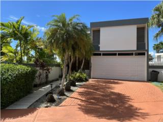 Casa con piscina em Romany Park San Juan