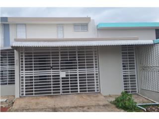 Dos Pinos Townhouses - Renovada!