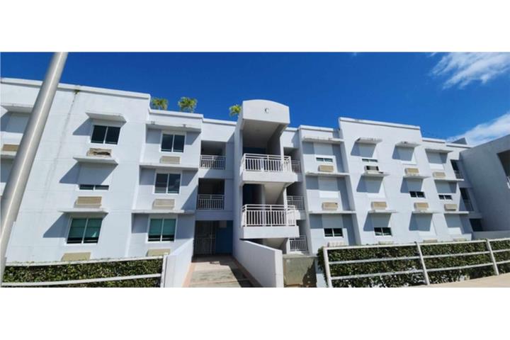Short Sale!!! Pent House Condominio HillSide